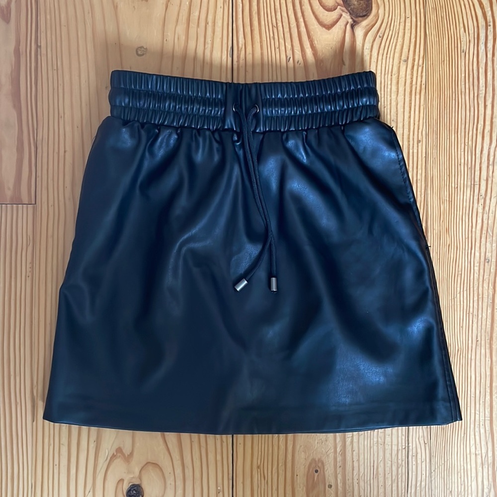 Topshop faux leather mini skirt drawstring waist black leather mini w/ pockets 2